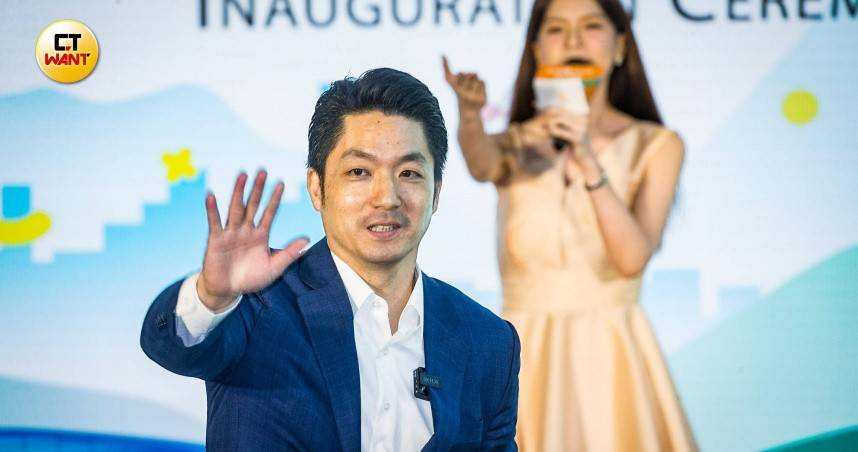 台北市長蔣萬安表示，北市府將與輝達技術團隊合作，導入AI人流模擬，優化文湖線疏運與市民服務。（圖／黃威彬攝）