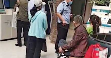 30歲男與母吵架!校園門口隨機「菜刀劈頭」童慘死 一查有6次精神就醫