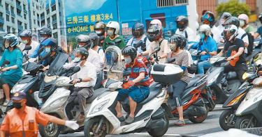 內需、服務產業受衝擊!三級警戒若延長「GDP不可能保5」 賴士葆:官逼民反