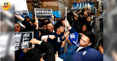 中常會外場面火爆 國民黨「正規軍」槓「民兵」