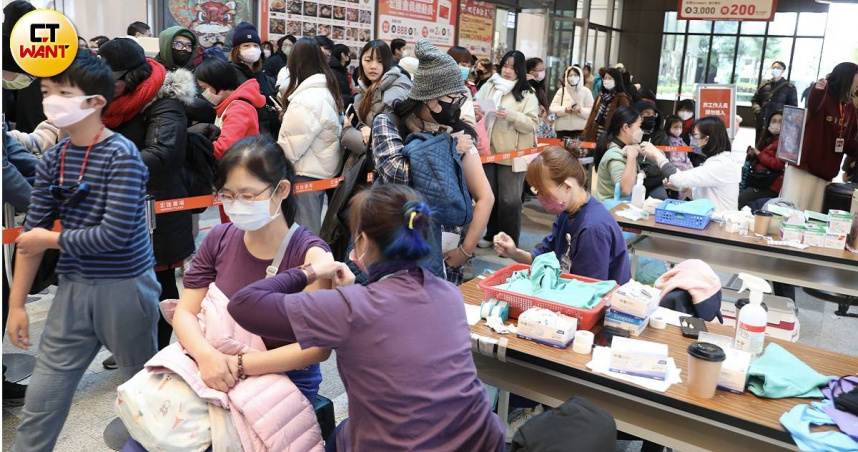 近期民眾搶打流感疫苗，疾管署增購10萬劑公費疫苗，2/20起先提供11類風險族群接種。（圖／劉耿豪攝）