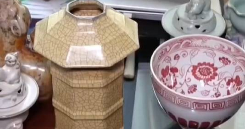 北京一名老翁收藏古玩50年，花費高達上百萬。（圖／翻攝自微博）