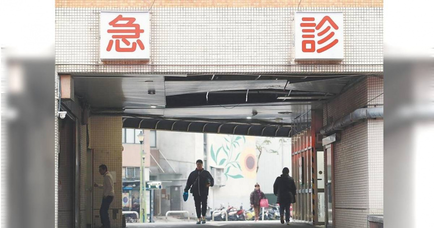 健保署日前提出4大「救急診」方向，砸42.4億調整支付點數，今於共擬會議正式通過。另外，也將正式給付ERAS術後加速康復計劃，改善「一床難求」問題。（報系資料照）