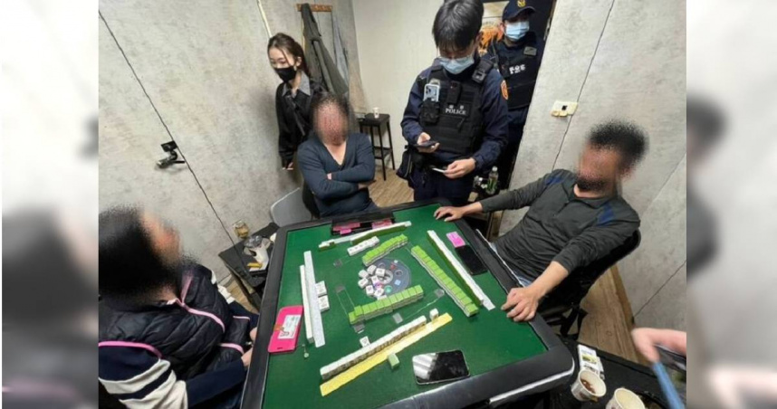 淡江大學附近1間棋牌社私下從事麻將賭博，警方喬裝賭客攻堅，逮獲9人送辦。（圖／翻攝畫面）
