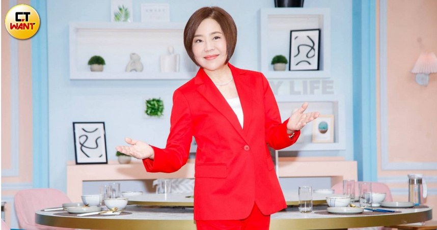 于美人現身新節目《美人餐桌》開播記者會。（圖／趙文彬攝）