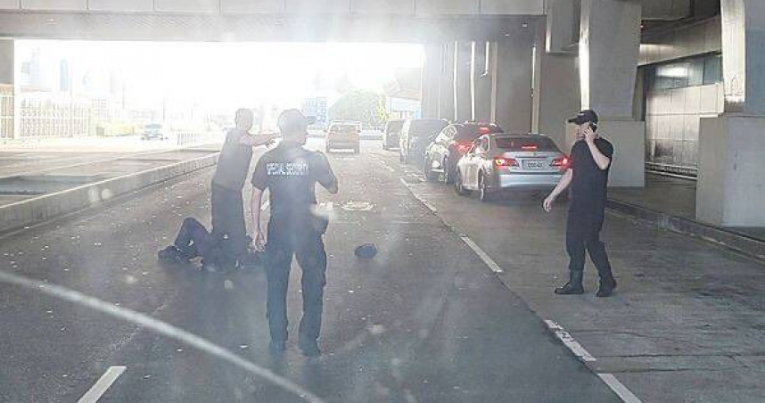 違停租車拒檢衝撞航警。（ 圖／翻攝畫面）