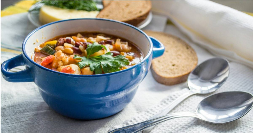 幫我整理100字以內的大鋼，不要條列式和分段，再想幾個標題：