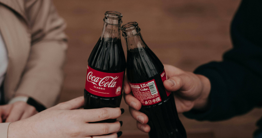 一位網友發文稱，其帶家中長輩前往南京可口可樂博物館參觀時，因老人年齡超過60歲而被拒入內。（示意圖／翻攝Pexels）