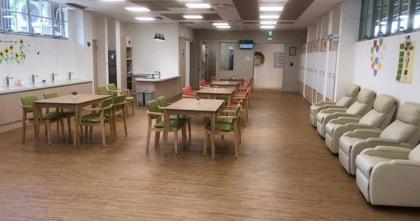 台北市士林區芝山日照中心廠商於2月19日表達不再續約，只同意延長服務至8月12日，北市社會局卻於6月19日才正式發函通知家屬停業。（圖／翻攝自芝山社區長照機構臉書）