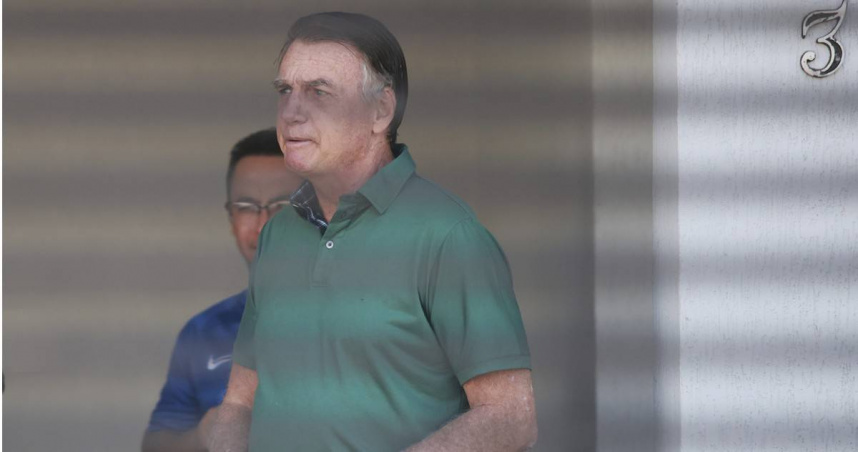 巴西前總統雅伊爾波索納洛（Jair Bolsonaro）因在2022年大選落敗後涉嫌策劃政變，於11日遭巴西最高法院以多數裁決判定有罪。（圖／達志／美聯社）