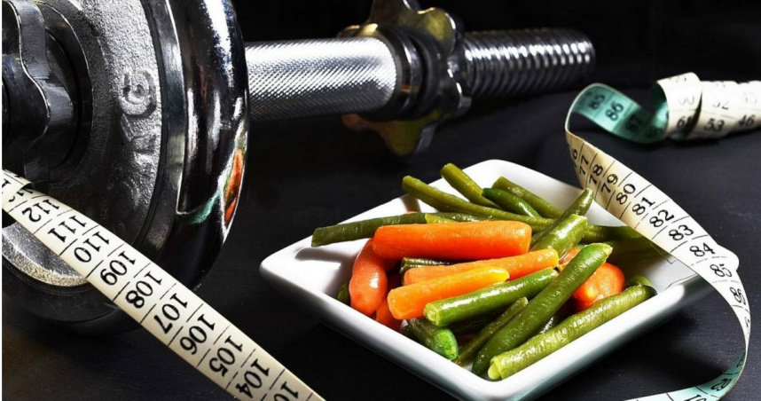 專業營養師示警，AI減重的強項在於提供「24小時不下線」的諮詢服務卻並非萬能，因此提倡「AI紀錄＋醫師、營養師把關」，才能讓減重有效又安全。（示意圖／翻攝unsplash）