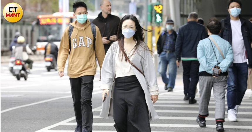 受到東北季風影響，天氣轉涼。（圖／方萬民攝）