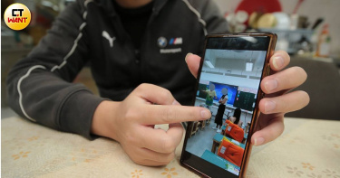 C姓老師遭控情緒失控、問題連連，家長忍不住在親師會上對質，C女卻是「淚遁」躲避責任。（圖／周志龍攝）