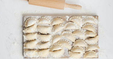 鍋貼名店誤將瑕疵水餃售出，發文急尋消費者。（示意圖／Pexels）