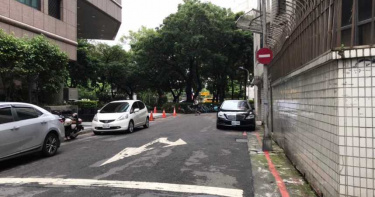里長紅線違停遭拖吊 塗銷紅線後提行政訴訟想撤罰單