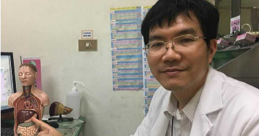 寒流接力報到扛不住! 老翁竟將暖暖包當調理包拌麵吃下肚急送醫
