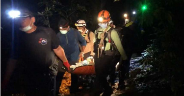 大雨亂步調!屏東夫妻同登笠頂山 夫墜谷身亡