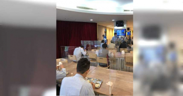獨/中鋼防疫出大絕 員工餐廳設隔板避口沫傳染