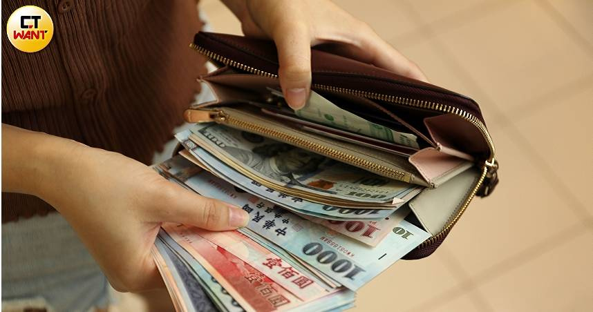 原PO說，老公在婆家裝闊，卻沒辦法給家裡生活費。（示意圖／CTWANT資料照）