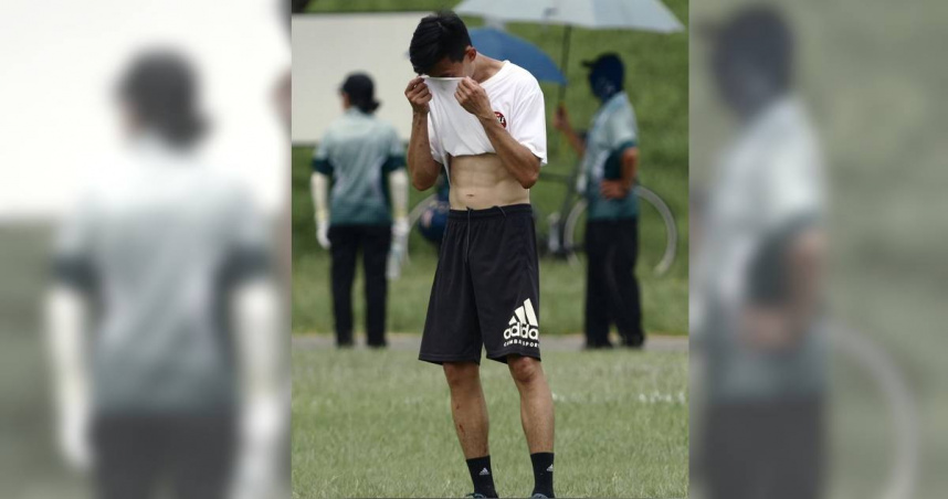 爆紅的台北市燒臘店老闆張致軒23日組成「Team noodle」 參加雙北世界壯年運動會飛盤爭奪賽。（圖／中國時報郭吉銓攝）