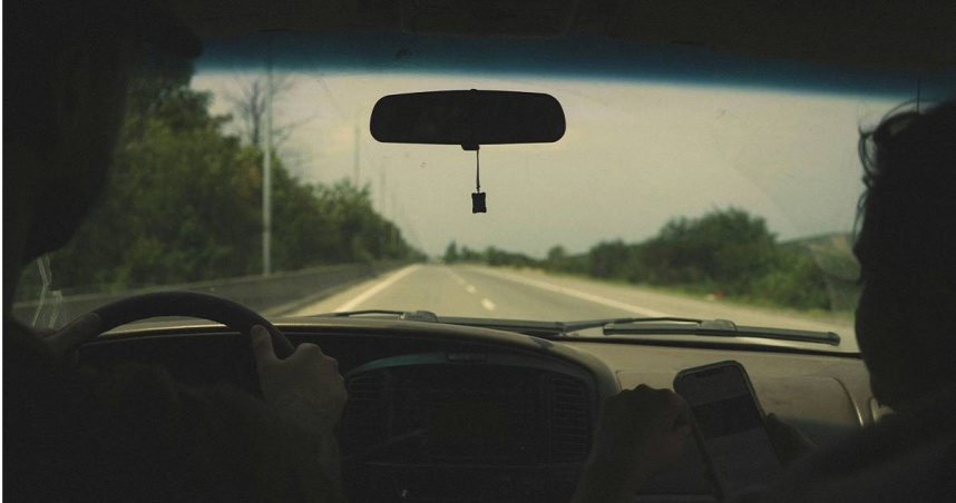 人妻表示，丈夫陪車的時間比陪她還多，外遇對象不是人類而是車子。（示意圖／Unsplash）