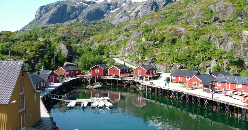 挪威羅弗敦群島努斯峽灣。（圖／翻攝自維基百科）