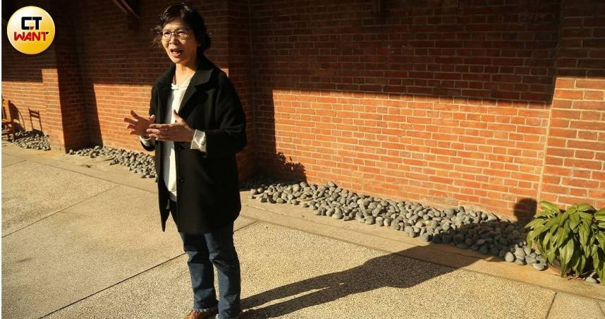 民眾黨立委《兩年條款》存廢與否引發熱議，該黨中委蔡壁表示，若曾白紙黑字簽署相關規定，就應誠信履行並勇於承擔。（圖／黃鵬杰攝）