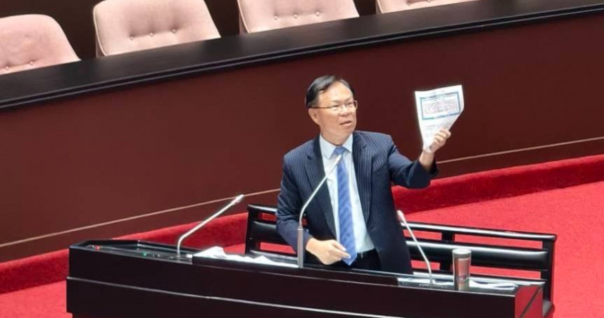 民眾黨立法院黨團副總召張啓楷12日批評，政院應釐清責任，公開交代為何院長沒有掌握人員動態，並檢討官員外派機制。（圖／張啓楷辦公室提供）