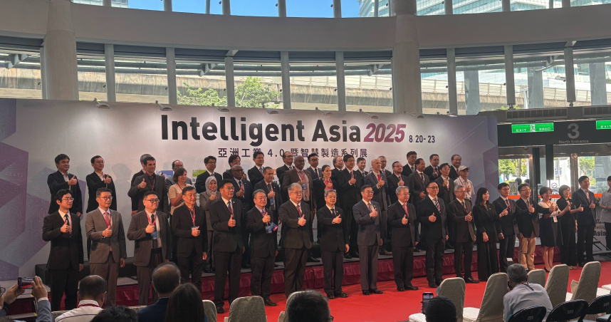 Intelligent Asia 2025今日起在台北南港展覽館一、二館同步登場，行政院長卓榮泰出席開幕典禮。（圖／鄭思楠攝）