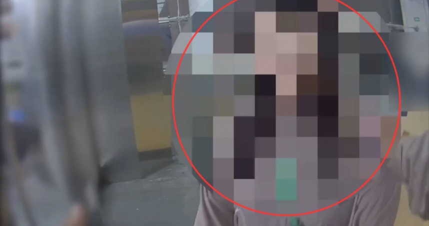 北市南港分局日前獲報有民眾疑似遇虛擬貨幣詐騙，日前埋伏逮獲1名車手與1名收水手到案。（圖／翻攝畫面）