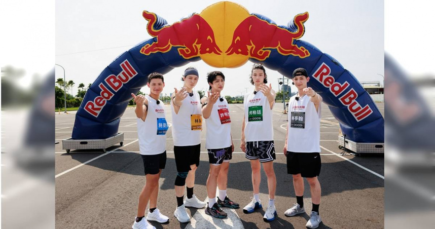 「星二代組」施捷夫、林禹、許明杰、何柏廷、林亭翰，一同參加《最強的身體》。（圖／好看娛樂提供）