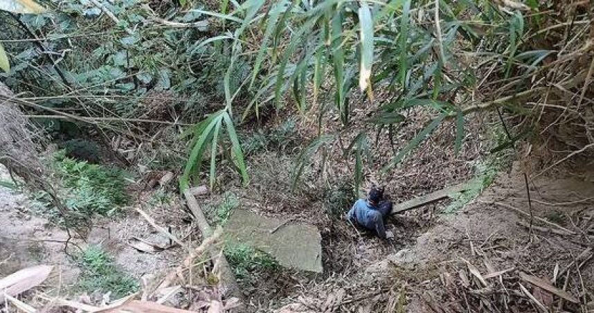 驚險一瞬間！68歲翁失足墜6公尺深崖　警消繩索救援成功脫困