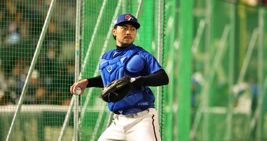 球員林家正驚喜現身戲院，引來社群一片「炫耀合照」文。（圖／牽猴子提供）