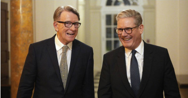 英國前駐美大使曼德爾森（左）、英國首相施凱爾（右）。（圖／達志／美聯社）