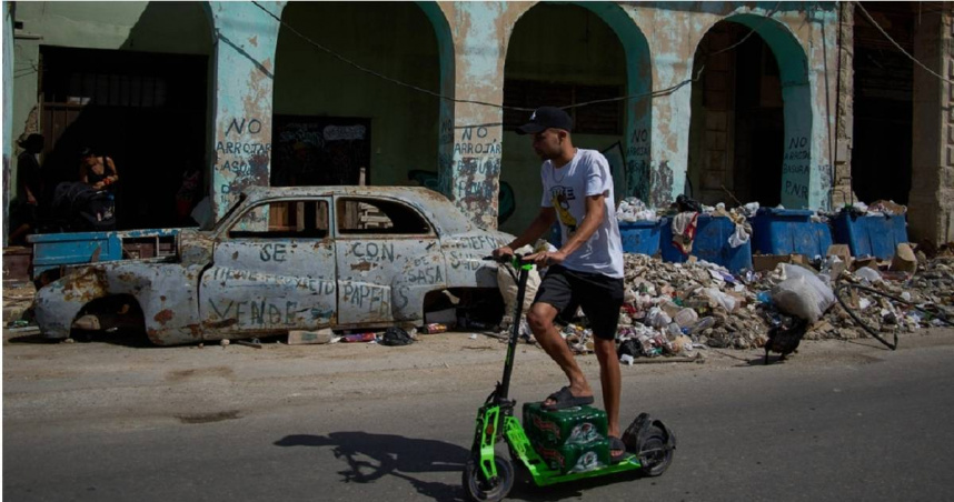 先前因美國制裁而導致石油進口困難的加勒比海島國古巴，於美東時間4日發生大規模停電。（圖／達志／美聯社）