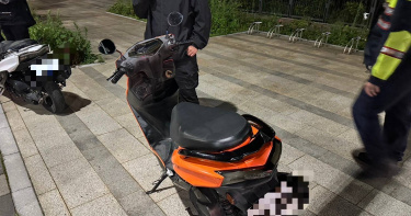 董姓少年無照駕駛還揪團競速，遭警方開出33張罰單，總金額逾21萬元。（圖／翻攝畫面 ）