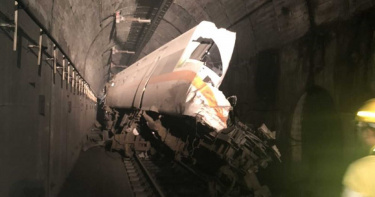 網友討論「火車坐哪節比較安全?」 專家表示:保命姿勢比較重要