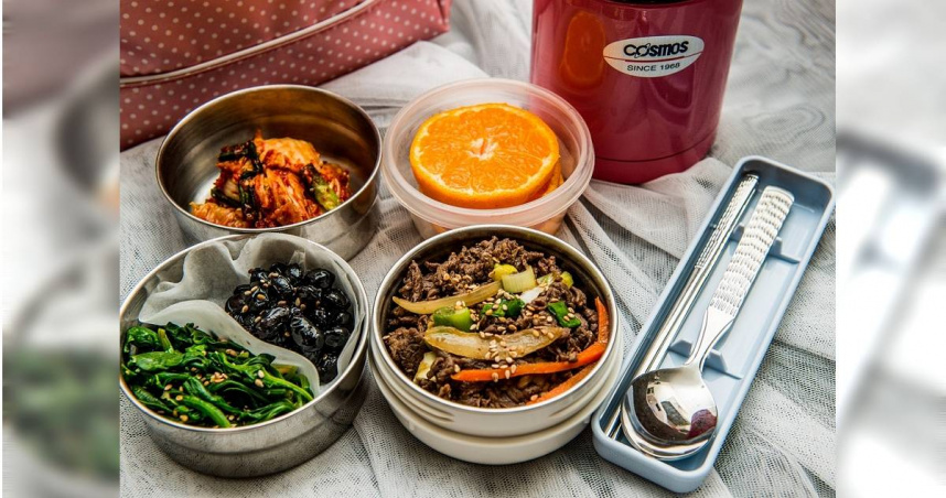 一名女網友在Dcard上發文，表示她的主管得知她北漂後，就三不五時會準備便當給她吃，目前已經吃了超過110種菜色。（示意圖／Pixabay）