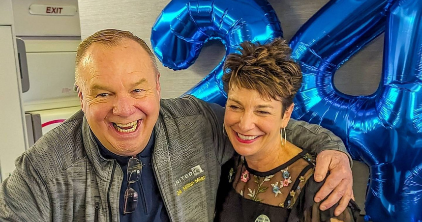 斯圖克（Tom Stuker）與其妻子。（圖／翻攝自IG）