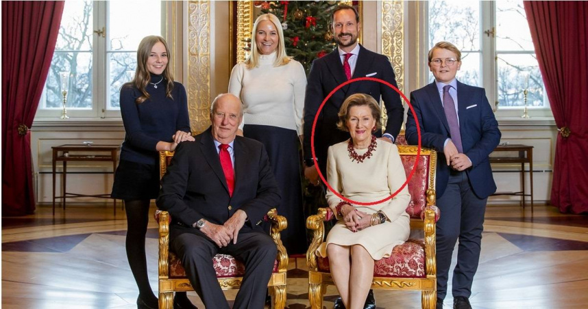 挪威87歲宋雅王后（紅圈者）因呼吸困難送醫。（圖／達志／美聯社）