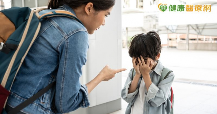 父母兒時受精神不當對待　影響未來教養子女模式