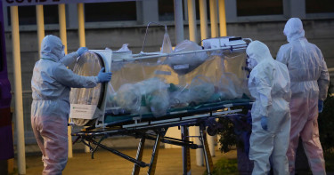 重症只能獨自死亡!義大利醫療崩潰 前線女醫:我倒了也排不到插管