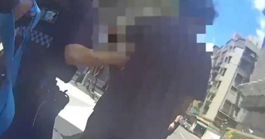 陳婦誤信投資詐騙損失500餘萬元，警方與民眾聯手合作，最終成功逮獲車手送辦。（圖／翻攝畫面）