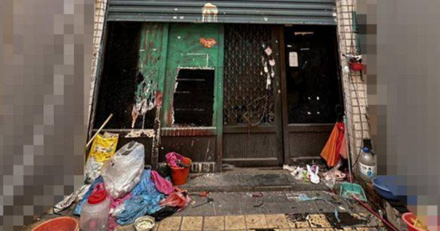 林婦帶女兒長年累月收集回收物堆在住處，遭環保局開罰共76萬餘元。（圖／翻攝畫面）