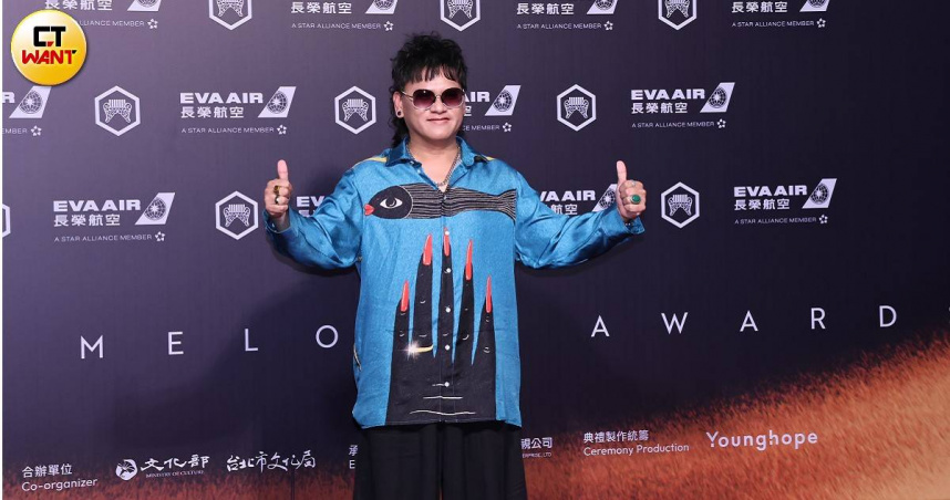 桑布伊擔任第36屆金曲獎引言人，登台自嘲未得獎並幽默開評審玩笑，妙語如珠引爆全場笑聲。（圖／本刊攝影組）