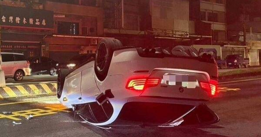 BMW男爆表酒測值翻車驚魂。（圖／翻攝畫面）