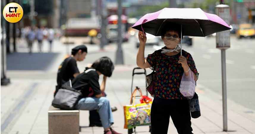 未來10天還不會轉涼，應注意高溫。（圖／周志龍攝）