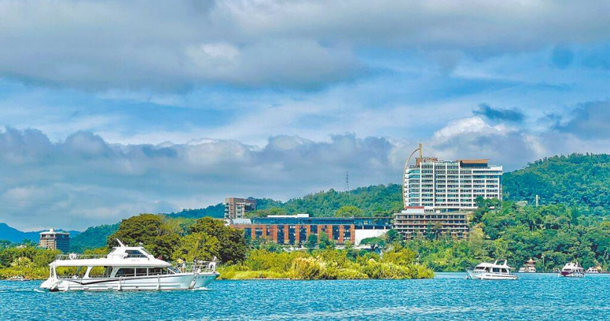 南投縣議員石慶龍22日質詢，2024十大觀光熱門景點排名，南投景點沒進榜，日月潭、溪頭的遊客也減少。（圖／中國時報楊靜茹攝）