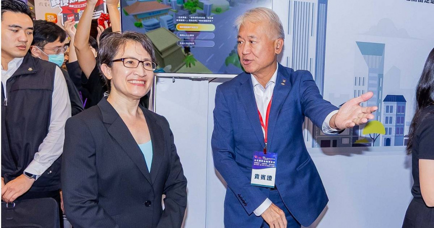 副總統蕭美琴9日出席「金融博覽會」，右為新光人壽董事長魏寶生。（圖／台新新光金提供）