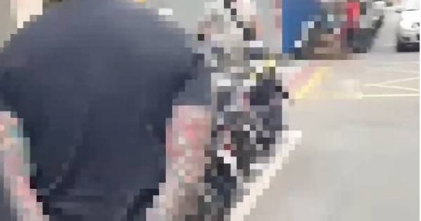 老闆持開山刀砍員工，還逼家人賠償每月1萬。（圖 ／翻攝畫面）